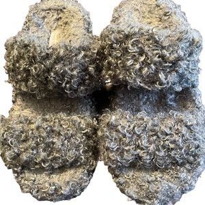 Orthotic slippers, woman’s size 8